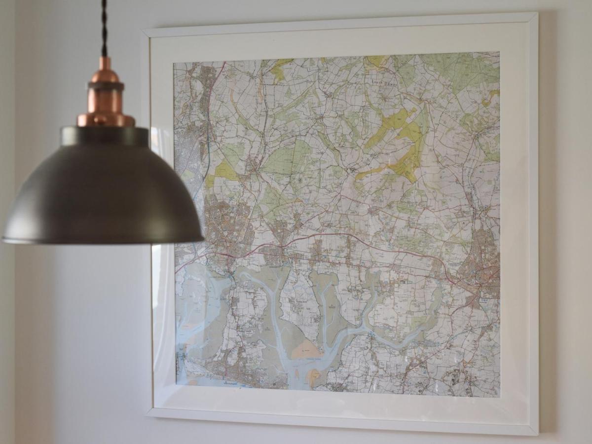 Pass The Keys Beautiful Family Sleeps 6 Holiday home