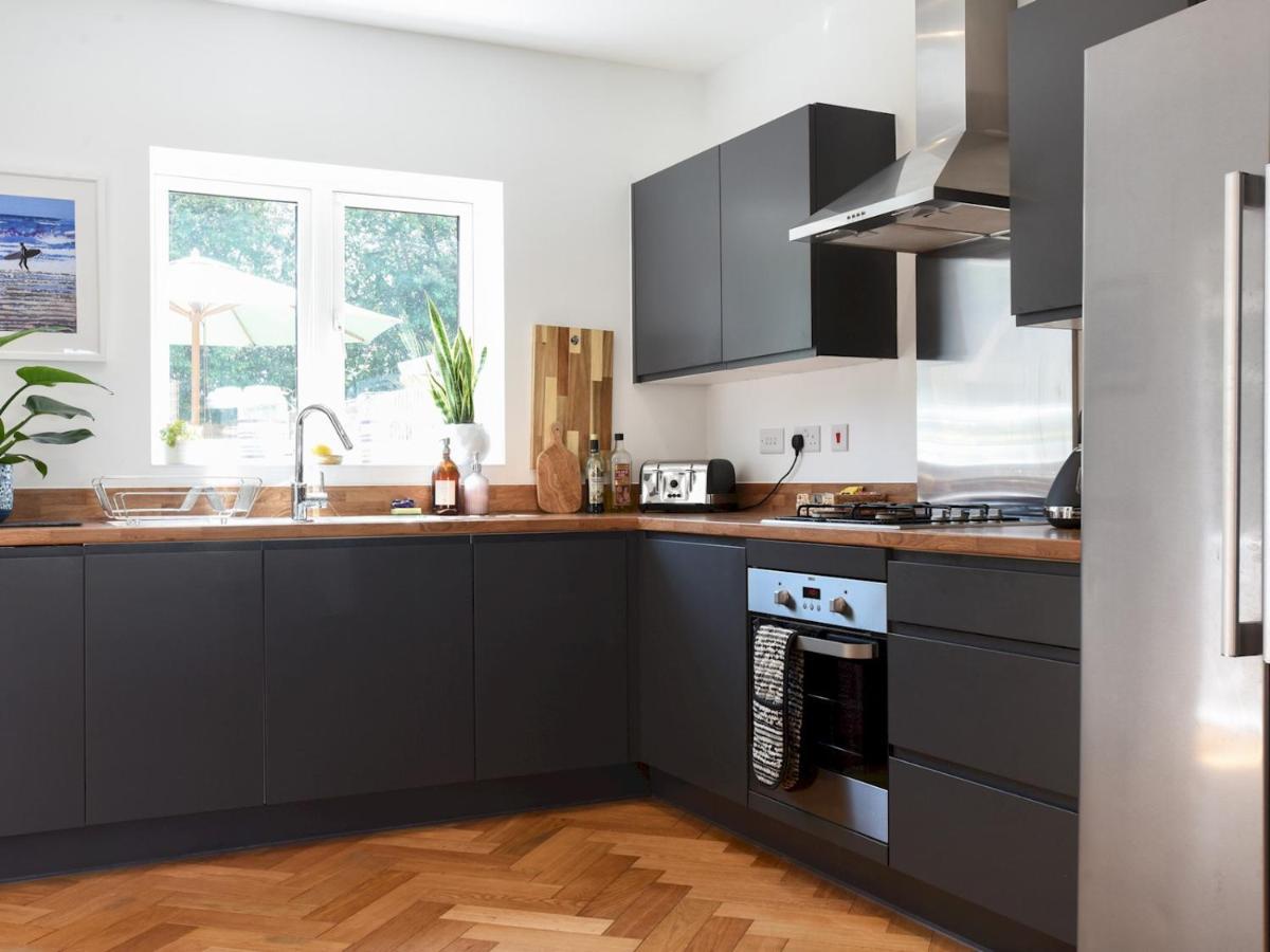 Pass The Keys Beautiful Family Sleeps 6 Holiday home