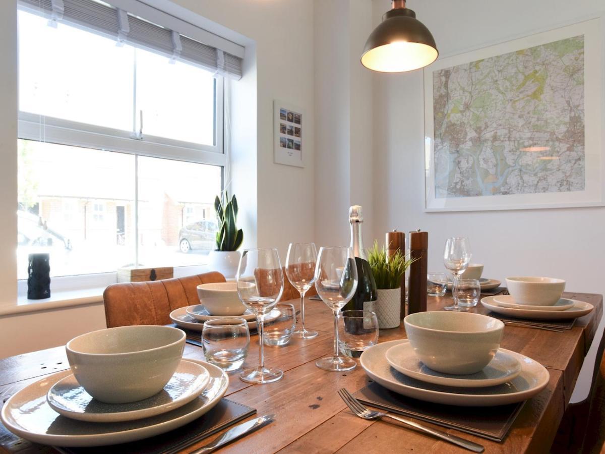 Pass The Keys Beautiful Family Sleeps 6 Holiday home *